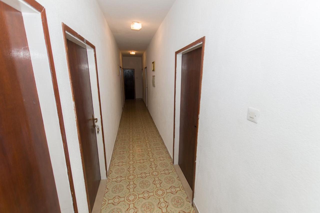 Near The Beach Apartments Jagodia Брела Екстериор снимка