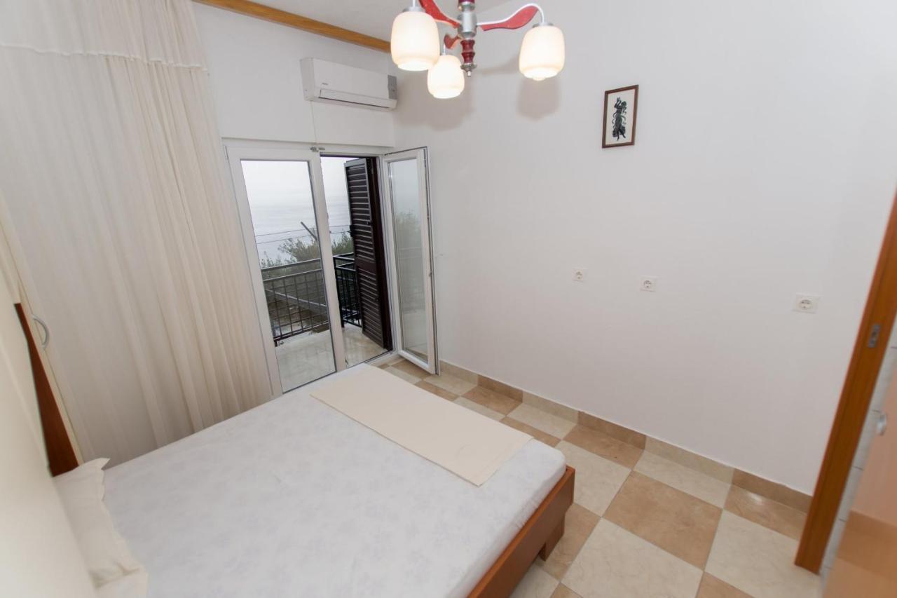 Near The Beach Apartments Jagodia Брела Екстериор снимка