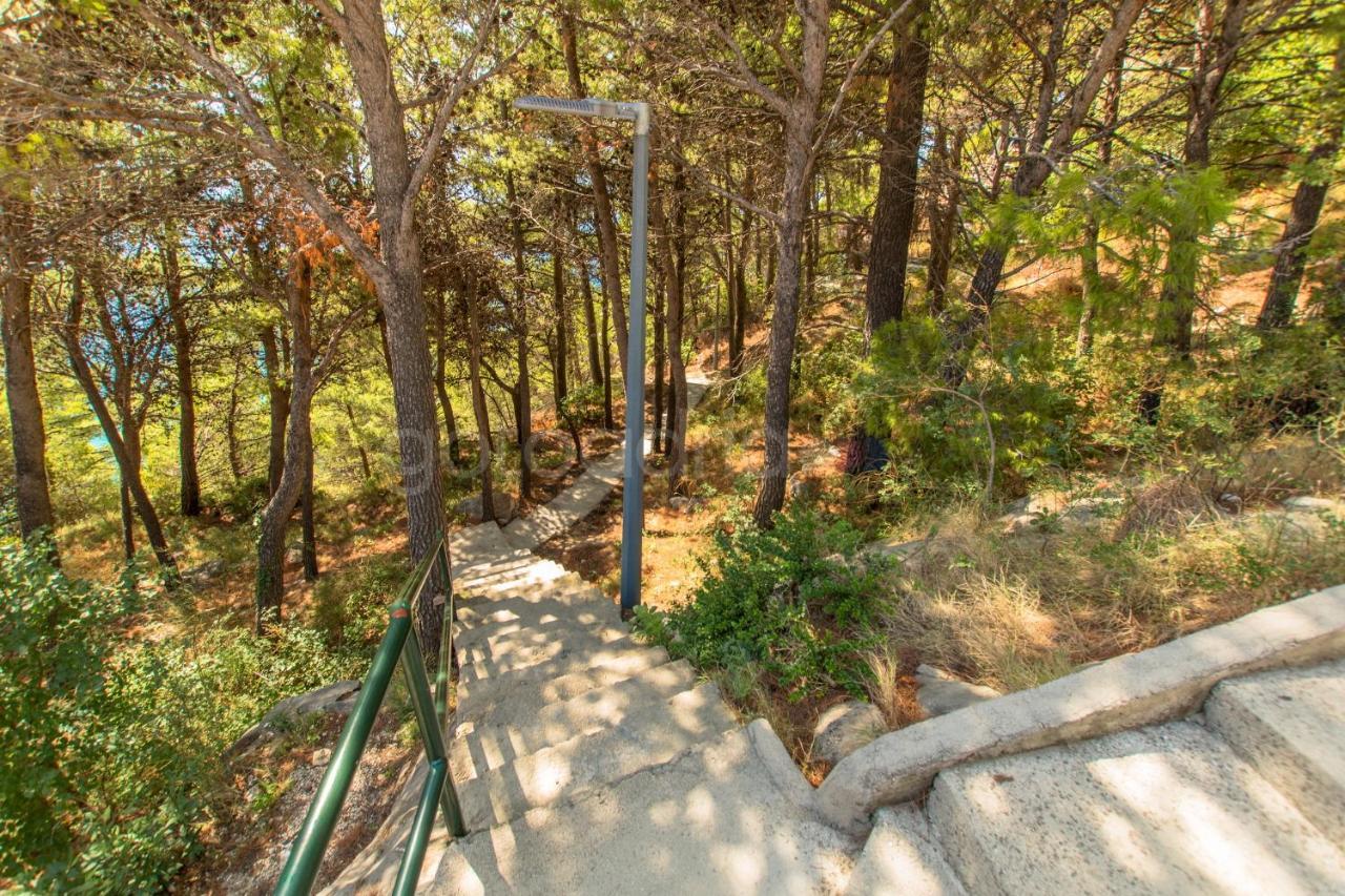 Near The Beach Apartments Jagodia Брела Екстериор снимка