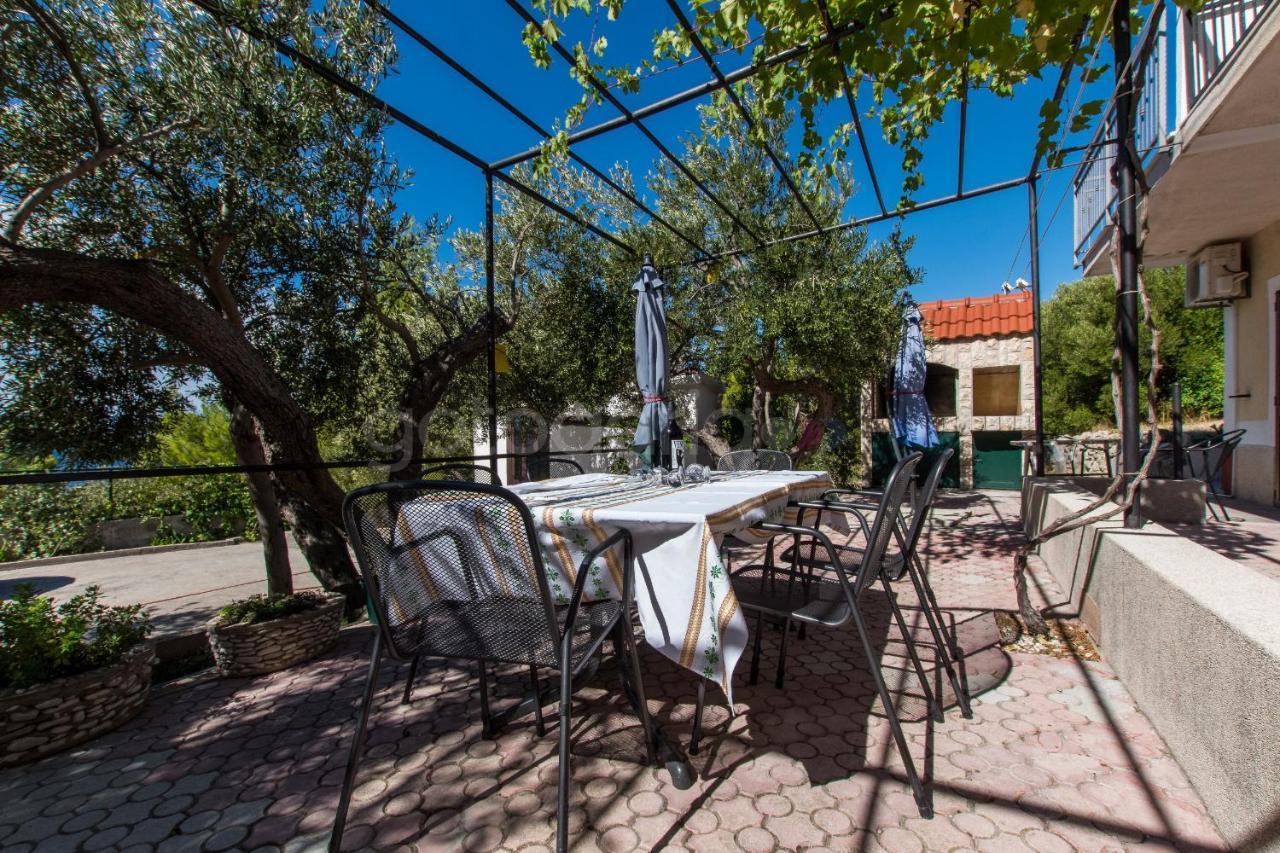Near The Beach Apartments Jagodia Брела Екстериор снимка