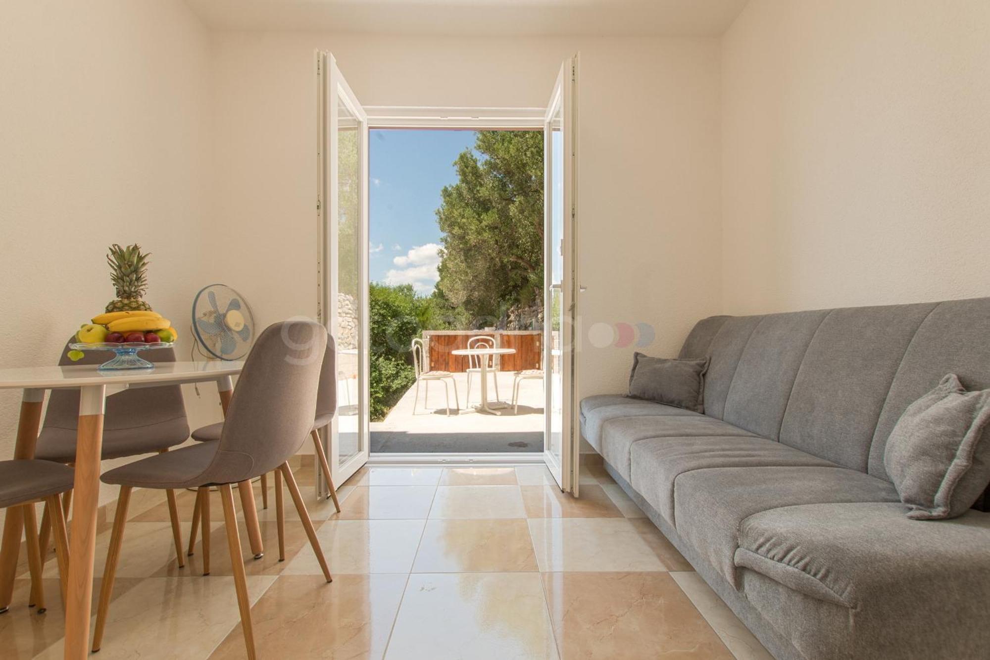 Near The Beach Apartments Jagodia Брела Екстериор снимка