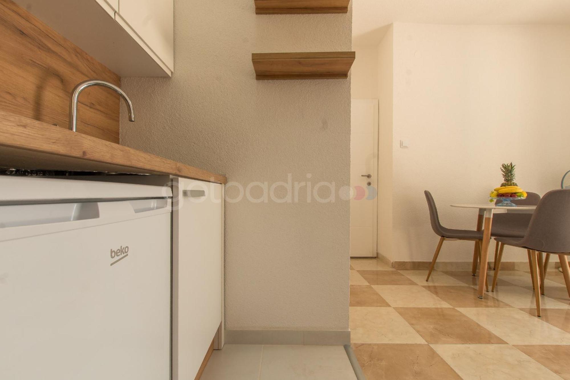 Near The Beach Apartments Jagodia Брела Екстериор снимка